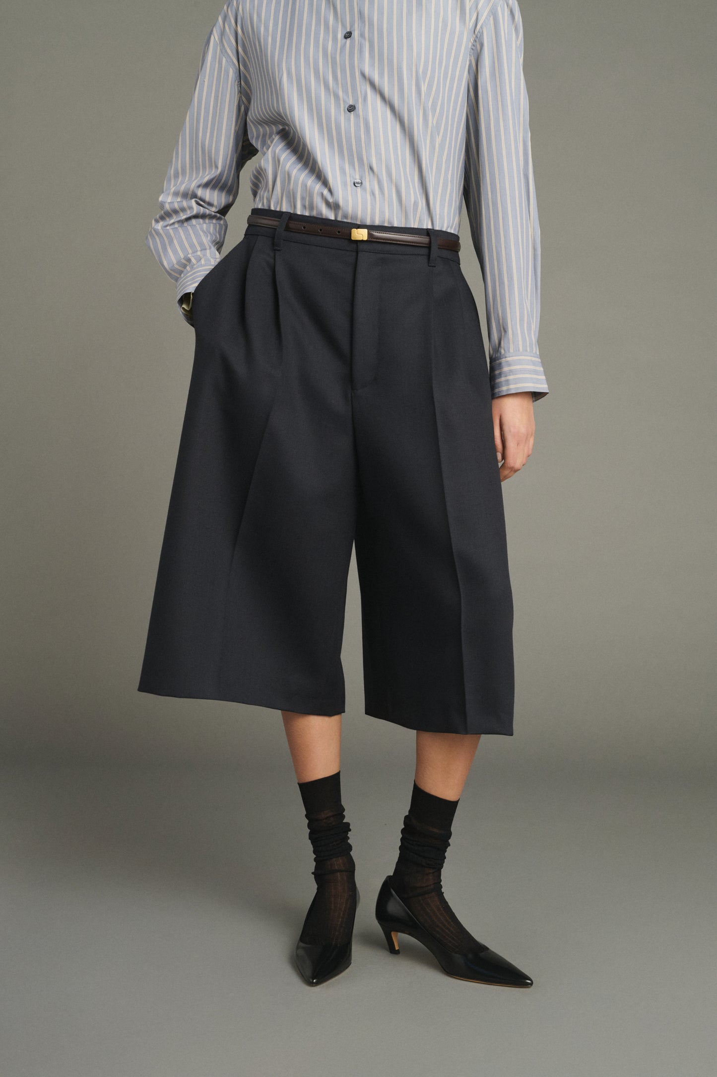 Jude Bermuda Shorts - Deep Navy - Wool - Women
